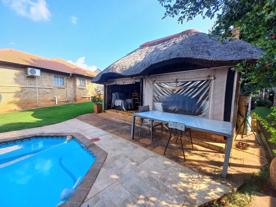 3 Bedroom Property for Sale in Safari Gardens North West